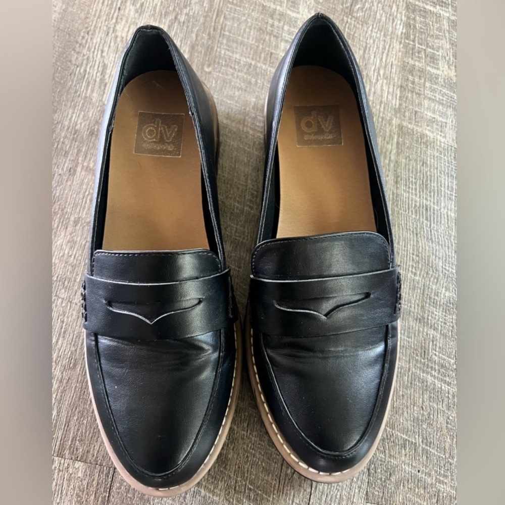 Dolce Vita Classic Black Loafer - size 8